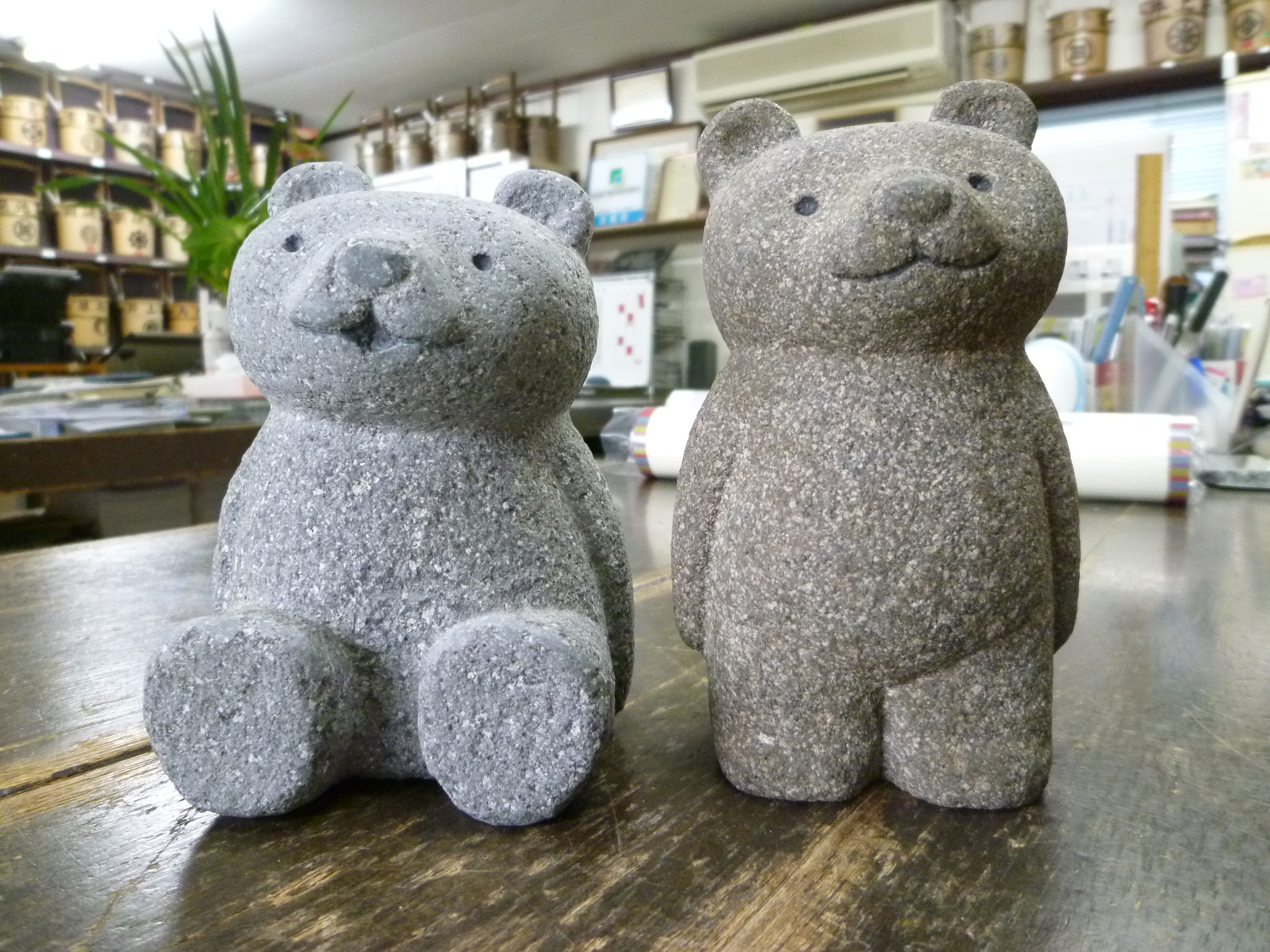 クマの置物｜路川石材工業所